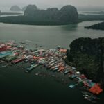 قرية عائمة بين الجبال والمياه في بوكيت تايلاند