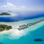 استكشف أفضل منتجعات المالديف لعام 2025: من الفيلات المائية الفاخرة إلى الخيارات الاقتصادية المثالية للعائلات. دليلك الكامل لاختيار الإقامة المثلى لخيارك السياحي
